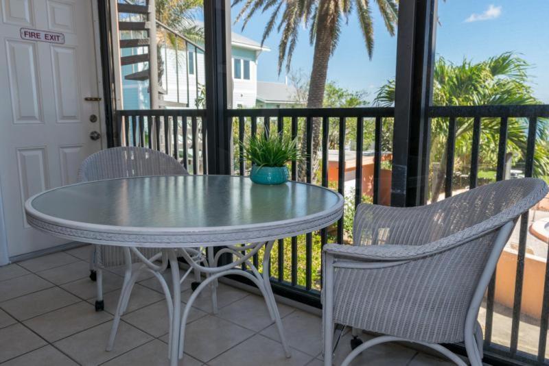 Coquina Moorings Two Bedroom Apartment, 102 ブレイデントン・ビーチ エクステリア 写真